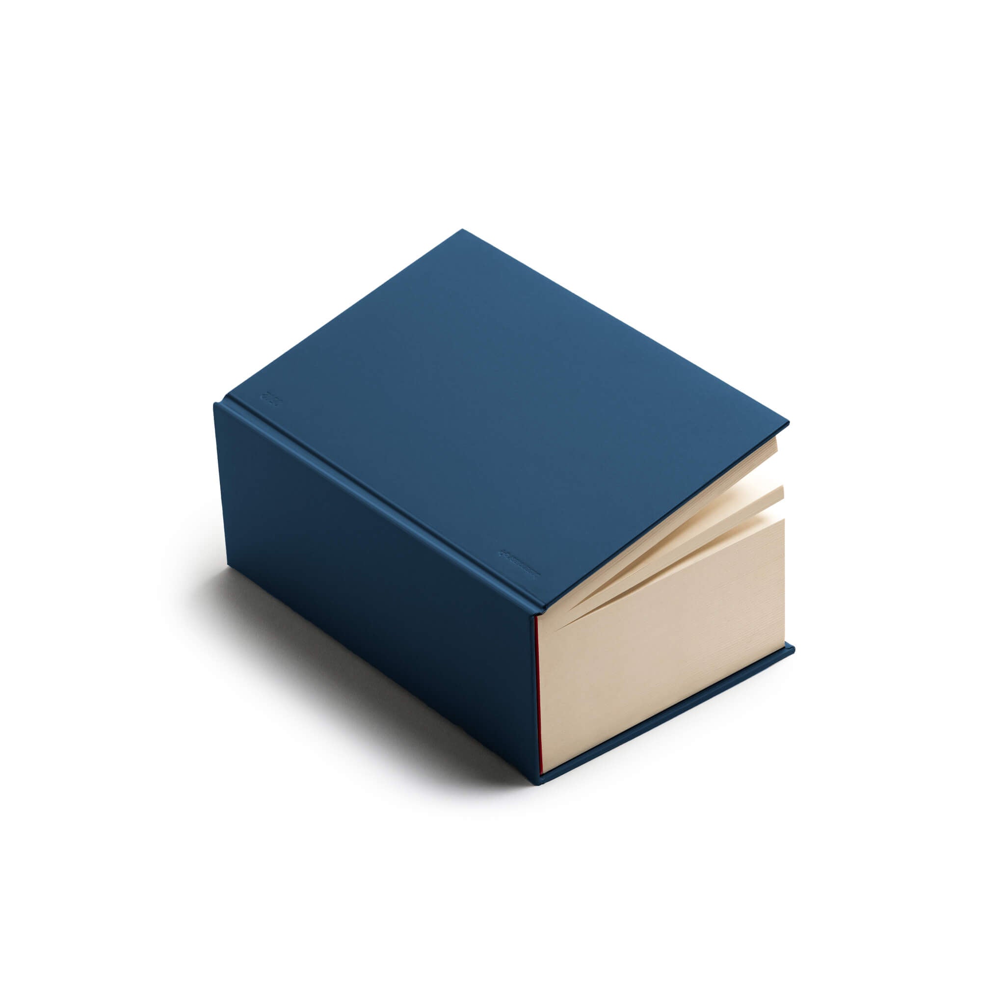 basenotes 0512 notebook in blue hardcover, featuring 1024 pages of 70 GSM FSC-certified bulky paper. The hand-sewn binding opens flat for effortless writing.