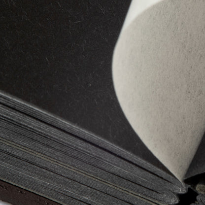 1623b Paperbook - Black Edition
